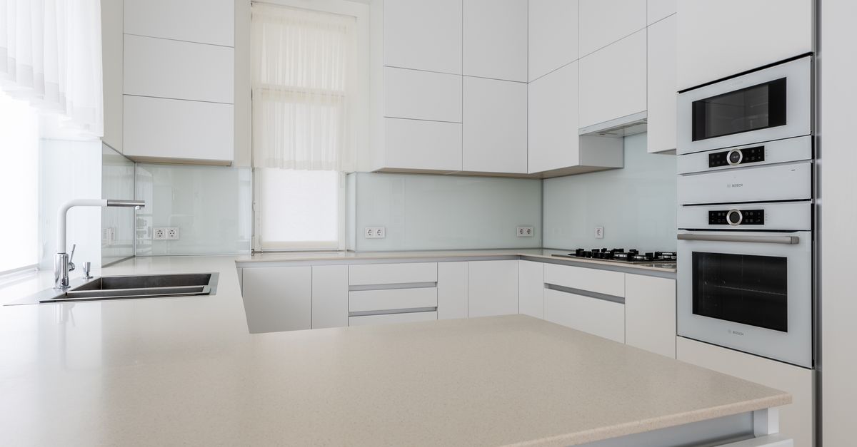 -Incorporating Antiques into Traditional Kitchen Benchtop Aesthetics